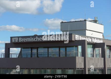 Blick vom Bremer Parkhaus Balgebrückstraße auf die Zentrale der Bremer Volksbank Bremische Volksbank Weser-Wümme EG an der Domsheide. *** Vue depuis le parking Balgebrückstraße à Brême jusqu'au siège de Bremische Volksbank Weser Wümme, par exemple sur Domsheide Banque D'Images