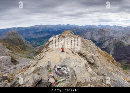 Tableau du pic des trois Rois , Hiru Errege Mahaia, 2442 mètres, Parc naturel des vallées occidentales, Huesca, Pyrénées, Espagne, Europe Banque D'Images