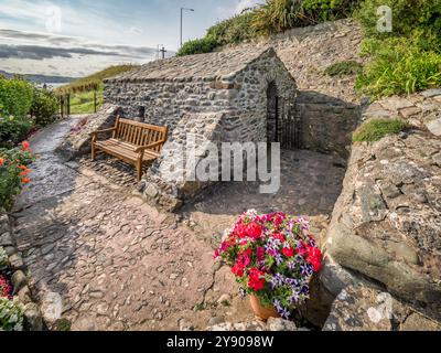 Chapelle St Trillo ou Capel Sant Trillo, une minuscule chapelle du vie siècle sur le front de mer à Rhos-on-Sea ou Llandrillo-yn-Rhos à Conwy, dans le nord du pays de Galles. Banque D'Images