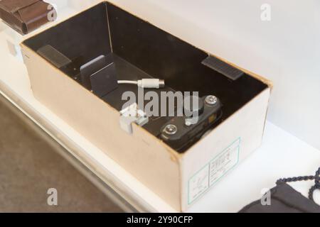 Berlin, Allemagne 1er juin 2009. Stasi Museum Shoebox caméra espion, la caméra est construite dans une boîte à chaussures Banque D'Images
