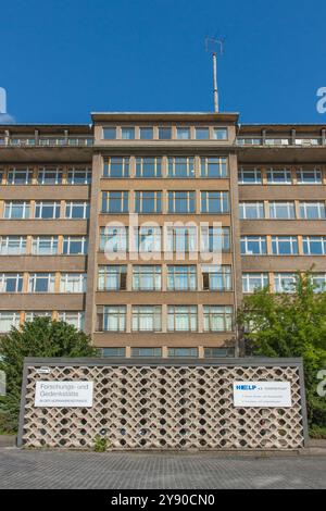 Berlin, Allemagne 1er juin 2009. Vue de face du musée du siège de la Stasi à Berlin Allemagne Banque D'Images