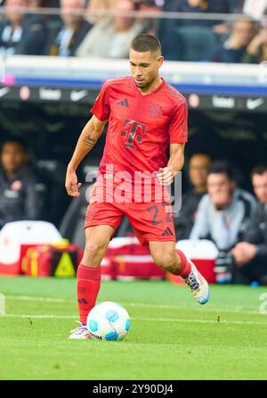 Raphael Guerreiro, FCB 22 dans le match EINTRACHT FRANKFURT - FC BAYERN MUENCHEN 3-3 le 6 octobre 2024 à Francfort, Allemagne. Saison 2024/2025, 1.Bundesliga, FCB,, München, journée 6, 6.Spieltag photographe : Peter Schatz - LA RÉGLEMENTATION DFL INTERDIT TOUTE UTILISATION DE PHOTOGRAPHIES comme SÉQUENCES D'IMAGES et/ou QUASI-VIDÉO - Banque D'Images