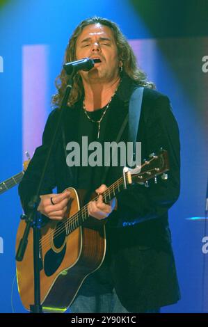 Milan Italie 26/2006 : Fernando Fher Olvera, chanteur du Maná, groupe de rock mexicain, lors de l’émission de télévision “CD Live“ Banque D'Images