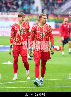 Francfort, Allemagne. 06 octobre 2024. Daniel Peretz, gardien du FCB 24 à l'échauffement du match EINTRACHT FRANKFURT - FC BAYERN MUENCHEN 3-3 le 6 octobre 2024 à Francfort, Allemagne. Saison 2024/2025, 1.Bundesliga, FCB, Muenchen, journée 6, 6.Spieltag photographe : ddp images/STAR-images - LA RÉGLEMENTATION DFL INTERDIT TOUTE UTILISATION DE PHOTOGRAPHIES comme SÉQUENCES D'IMAGES et/ou QUASI-VIDÉO - crédit : ddp Media GmbH/Alamy Live News Banque D'Images