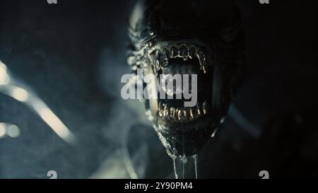 Alien : Romulus est un film d'horreur de science-fiction américain réalisé par Fede Álvarez et écrit par Álvarez et Rodo Sayagues sorti en 2024. Cette photographie est réservée à un usage éditorial et est protégée par les droits d'auteur de la société cinématographique et/ou du photographe désigné par la société de production et ne peut être reproduite que par des publications en liaison avec la promotion du film ci-dessus. Un crédit obligatoire à la société cinématographique est requis. Le photographe doit également être crédité lorsqu'il est connu. Banque D'Images