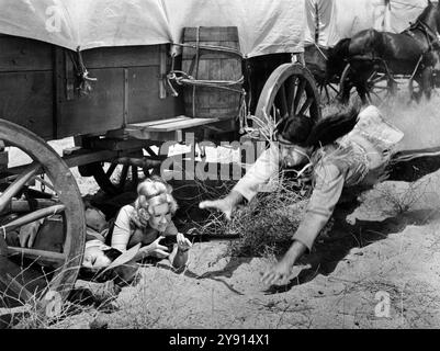 Virginia Mayo, sur le plateau du film WESTERN, 'Fort Utah', Paramount Pictures, 1967 Banque D'Images