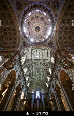 Philadelphie, PA - 26 mai 2024 : la basilique Cathédrale des Saints Pierre et Paul de l'archidiocèse catholique romain de Philadelphie. Banque D'Images