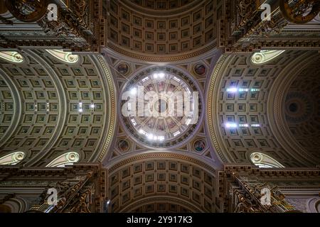 Philadelphie, PA - 26 mai 2024 : la basilique Cathédrale des Saints Pierre et Paul de l'archidiocèse catholique romain de Philadelphie. Banque D'Images