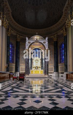 Philadelphie, PA - 26 mai 2024 : la basilique Cathédrale des Saints Pierre et Paul de l'archidiocèse catholique romain de Philadelphie. Banque D'Images