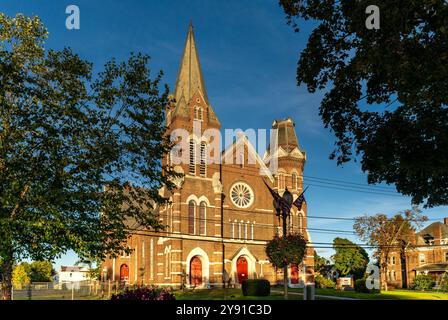 Port Jervis, NY - 5 octobre 2024 : le centre culturel et l'amour miséricordieux et la rédemption (MLR), anciennement l'église réformée Deerpark, est le c Banque D'Images