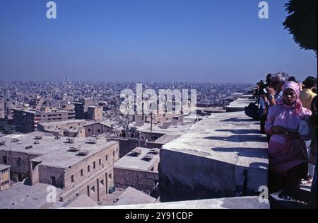 Vue de la ville depuis la Citadelle, le Caire, Egypte, septembre 1989, millésime, rétro, ancien, historique, Afrique Banque D'Images