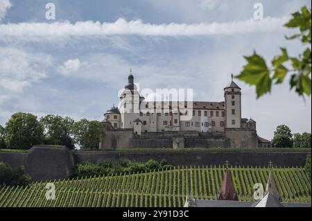 Forteresse Marienberg, résidence des princes-évêques de Wuerzbourg de 1253 à 1719, reconstruite comme château Renaissance en 1600, Wuerzbourg, basse-Franconie Banque D'Images