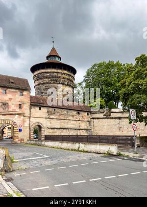 Château impérial de Nuremberg et Tour Sinwell (Sinwellturm à Nuremberg), Allemagne Banque D'Images