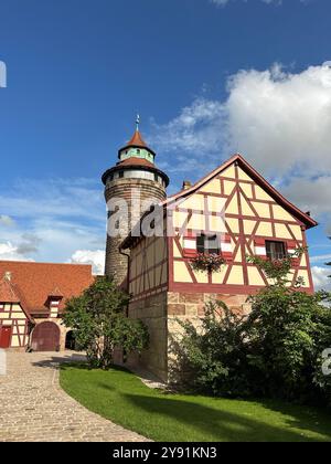 Château impérial de Nuremberg et Tour Sinwell (Sinwellturm à Nuremberg), Allemagne Banque D'Images