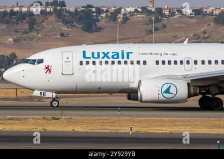 Boeing 737 de la compagnie aérienne Luxair à l'aéroport de Madrid Barajas Banque D'Images