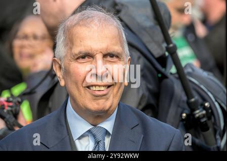 Prem Sikka, Baron Sikka - lors d'une manifestation contre le retrait de l'allocation de carburant d'hiver à Westminster le 7 octobre 2024. Comptable anglo-indien Banque D'Images