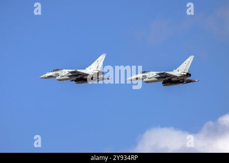 Un vol de l'Eurofighter EF-2000 Typhoon FGR4 (REG : ZK376) de la Royal Air Force lors d'un rodage et d'une pause avant d'atterrir pour un arrêt technique. Banque D'Images