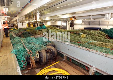Filets de pêche à bord du Kirkella. Le Kirkella est un chalutier congélateur britannique de morue et d'églefin basé à Kingston upon Hull, en Angleterre. Kirkella a fourni un Banque D'Images