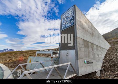 Le Global Seed Vault juste à l'extérieur de la ville de Longyearbyen sur l'île de Spitzberg dans le Svalbard, Norvège, Arctique, Europe Banque D'Images