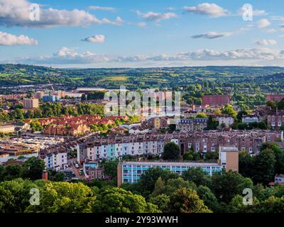 Paysage urbain vu de Cabot Tower à Brandon Hill Park, Bristol, Angleterre, Royaume-Uni, Europe Banque D'Images