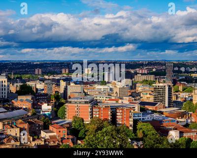 Paysage urbain vu de Cabot Tower à Brandon Hill Park, Bristol, Angleterre, Royaume-Uni, Europe Banque D'Images