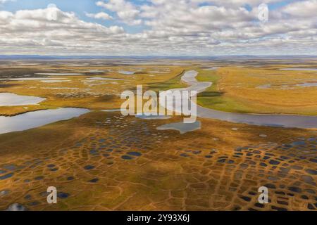 Vue aérienne de la toundra dans le delta de la rivière Lena, Yakoutie, Russie Banque D'Images