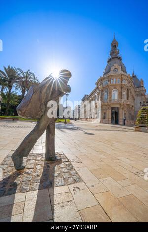 Hôtel de ville, statue du Sailor retournant à Carthagène, Carthagène, Murcie, Espagne, Europe Banque D'Images