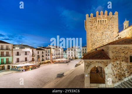 Plaza Mayor (place principale), vieille ville, site du patrimoine mondial de l'UNESCO, Caceres, Estrémadure, Espagne, Europe Banque D'Images