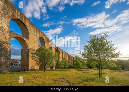 Aqueduc d'Amoreira, Elvas, site du patrimoine mondial de l'UNESCO, Alentejo, Portugal, Europe Banque D'Images