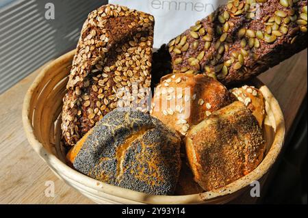 Assortiment de pains de la boulangerie danoise Emmerys, Aarhus, péninsule du Jutland, Danemark, Europe Banque D'Images