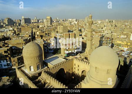 Vue sur le Caire depuis la Mosquée bleue, le Caire, l'Égypte, l'Afrique du Nord, l'Afrique Banque D'Images