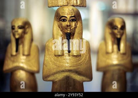 Statuettes en or, tombeau de Toutankhamon, Musée des Antiquités égyptiennes, le Caire, Egypte, Afrique du Nord, Afrique Banque D'Images