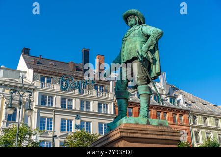 Vue de la statue de Christian IV sur la place Stortorvet, Oslo, Norvège, Scandinavie, Europe Banque D'Images