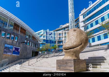 Vue de la sculpture MOONRISE.East.November de Ugo Rondinone, à Strandpromenaden, Aker Brygge, Oslo, Norvège, Scandinavie, Europe Banque D'Images