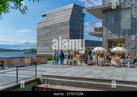 Vue du musée Munch et du café à Bispekaia par une journée ensoleillée, Oslo, Norvège, Scandinavie, Europe Banque D'Images