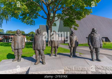 Vue de la sculpture du monument Roald Amundsen au Musée Fram, Bygdoynesveien, Oslo, Norvège, Scandinavie, Europe Banque D'Images