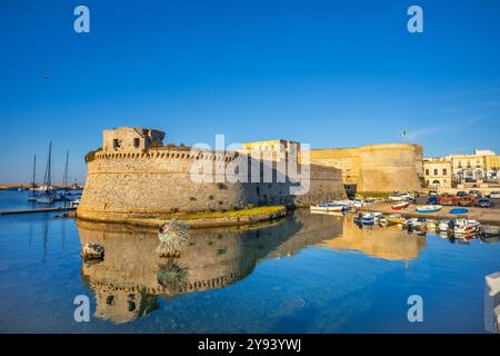 Château, Vieux Port, Gallipoli, Lecce, Salento, Pouilles, Italie, Europe Banque D'Images