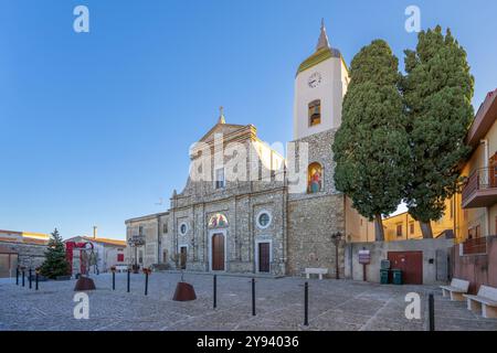 Église de SS. Annunziata et San Nicolo, Contessa Entellina, Palerme, Sicile, Italie, Méditerranée, Europe Banque D'Images