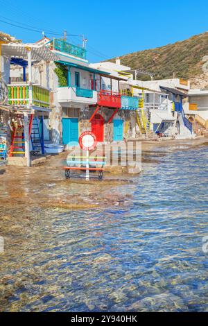 Le petit village de pêcheurs de Klima, Klima, l'île de Milos, les îles Cyclades, les îles grecques, Grèce, Europe Banque D'Images