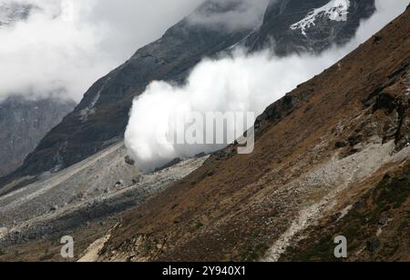 Énorme avalanche, près de Tangnag, région de Khumbu, Himalaya, Népal, Asie Banque D'Images