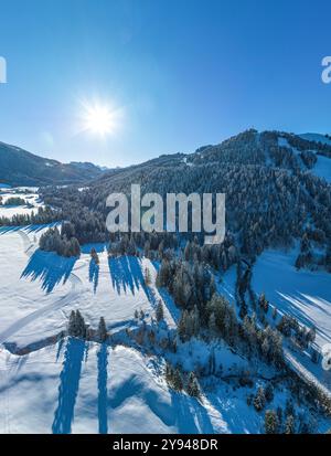 Fantastique journée d'hiver dans le parc naturel de Nagelfluhkette près de Balderschwang dans le Haut-Allgäu Banque D'Images