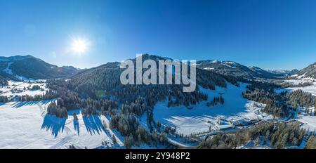 Fantastique journée d'hiver dans le parc naturel de Nagelfluhkette près de Balderschwang dans le Haut-Allgäu Banque D'Images