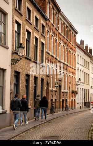 Belgique, Flandre, Bruges, Nieuwe Gentweg, haute densité de logements en centre ville du XIXe siècle Banque D'Images