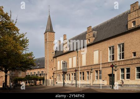 Gouvernement provincial dans l'ancienne abbaye dans le centre de la ville hollandaise historique de Middelburg en Zélande. Banque D'Images