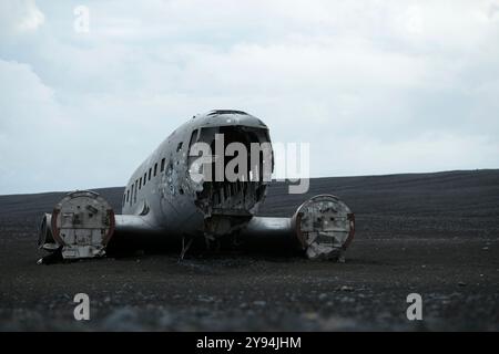 Photo de paysage sur l'Islande, naufrage de l'avion DC-3 sur Sólheimasandur Banque D'Images