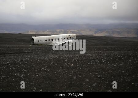 Photo de paysage sur l'Islande, naufrage de l'avion DC-3 sur Sólheimasandur Banque D'Images