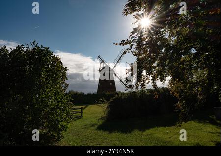 Thaxted Windmill Thaxted Essex UK septembre 2024 Thaxted Windmill également connu sous le nom de John Webb's Mill. Le moulin à vent a été construit en 1804 pour John Webb, un loca Banque D'Images