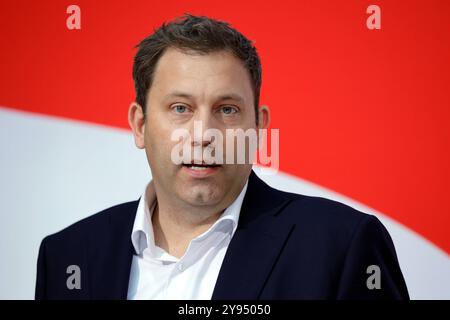 Lars Klingbeil, Parteivorsitzender der SPD, Deutschland, Berlin, Pressekonferenz : SPD stellt neuen Generalsekretär Matthias Miersch vor *** Lars Klingbeil, Président du Parti SPD, Allemagne, Berlin, Conférence de presse SPD présente le nouveau Secrétaire général Matthias Miersch Banque D'Images