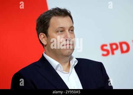 Lars Klingbeil, Parteivorsitzender der SPD, Deutschland, Berlin, Pressekonferenz : SPD stellt neuen Generalsekretär Matthias Miersch vor *** Lars Klingbeil, Président du Parti SPD, Allemagne, Berlin, Conférence de presse SPD présente le nouveau Secrétaire général Matthias Miersch Banque D'Images