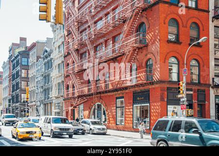 New York, États-Unis. 15 mai 2008 : emblématique SoHo Street au cours des années 2000 Banque D'Images